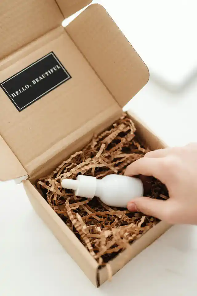 Iepakojuma druka uzraksts vaka iekšpusē