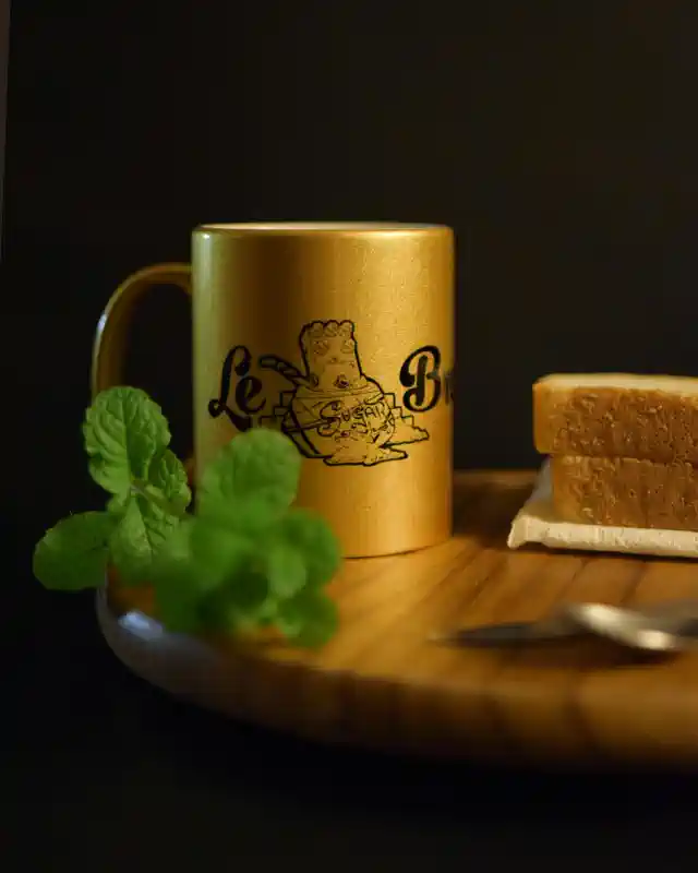 Personalizēta krūze - zeltaina ar zīmējumu