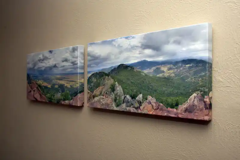 Vairākas fotokanvas veido vienu attēlu