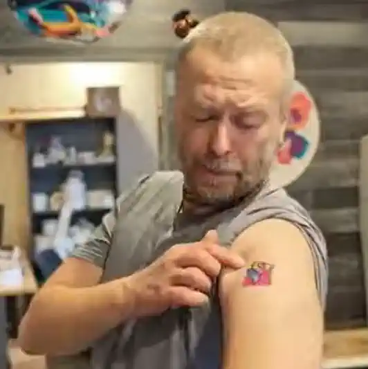 Pagaidu tetovējums uz rokas Cool