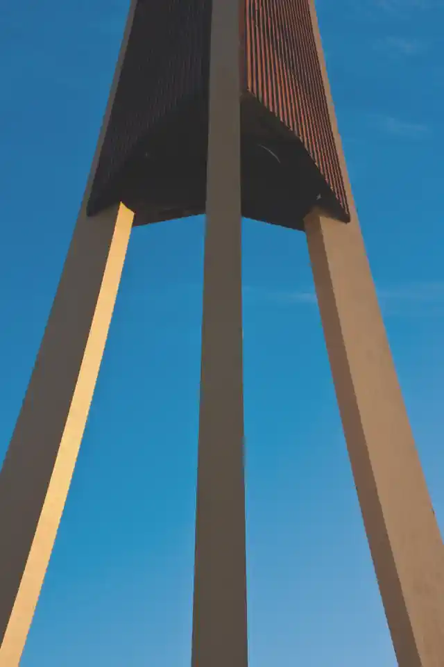 Kanvu druka - televīzijas tornis Rīgā