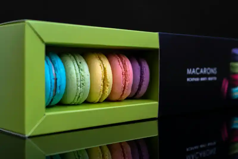 Koši apdrukātu kartona kastu izgatavošana