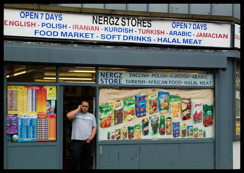 Reklāmas uzlīmes - labi aplīmēts veikaliņš