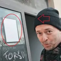 Pasļīmējošs, magnētisks informacijas rāmis